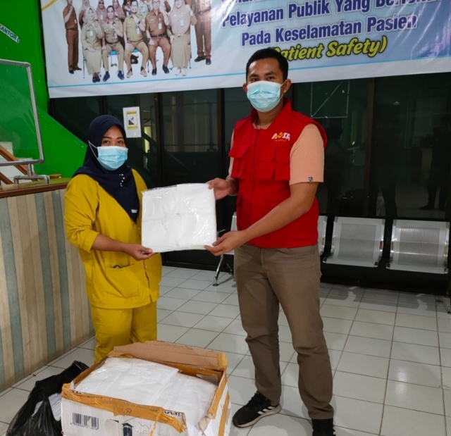 Anir Sumbang APD di RS Batara Siang  Pangkep