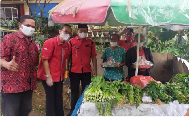 Ketua PDIP Toraja Sambangi Pasar Makale