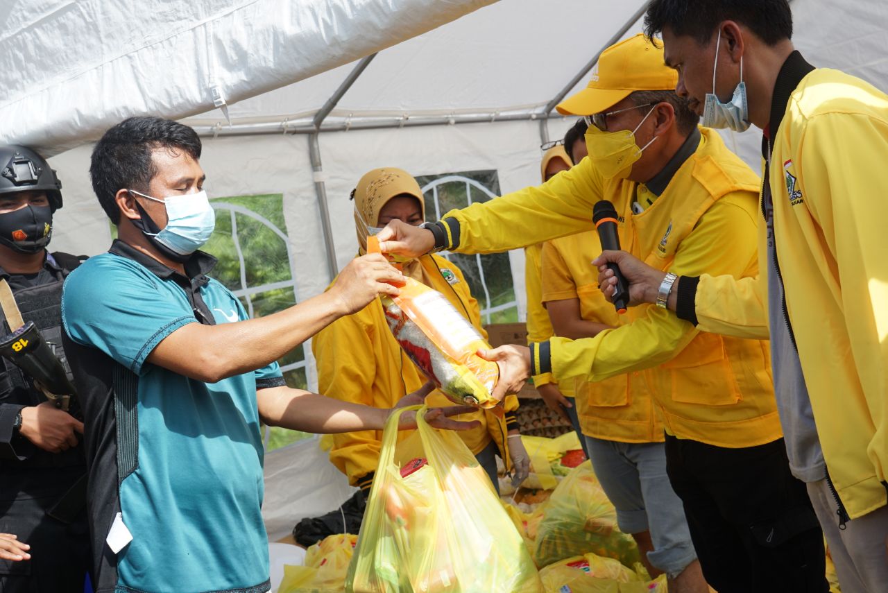 TP Bersama Pengurus Golkar Sulsel Pantau Dapur Umum