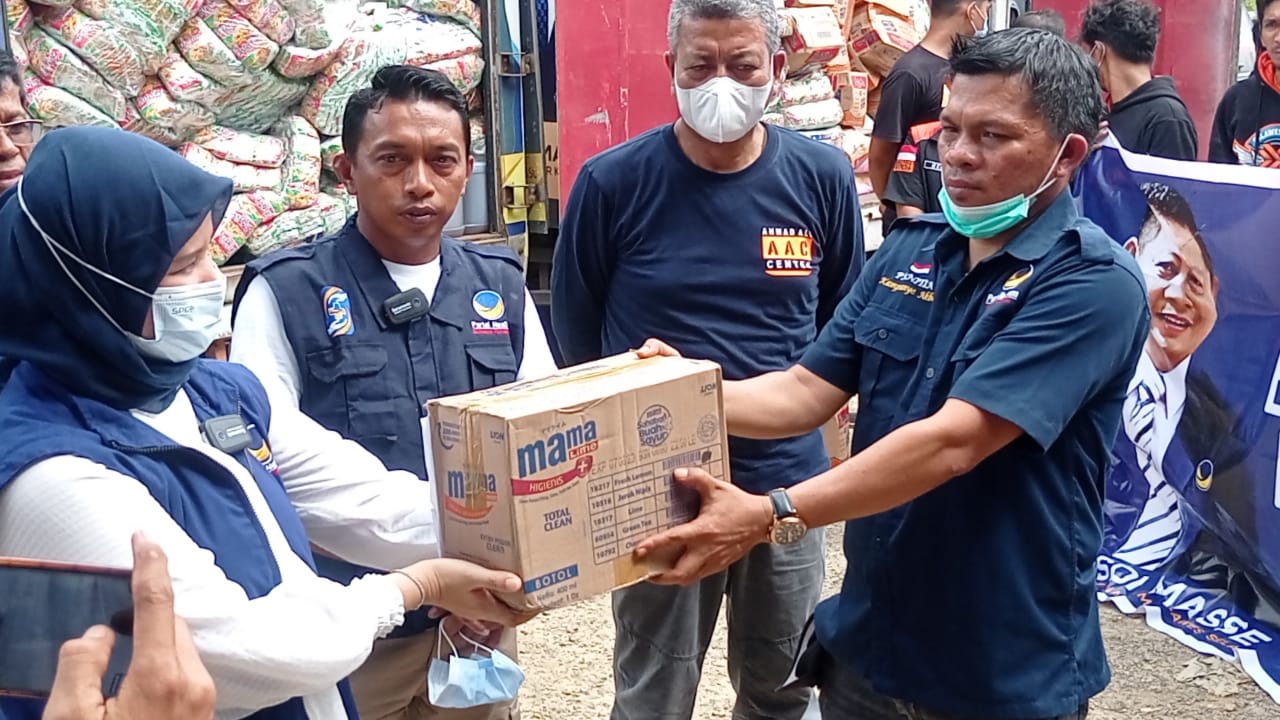 Nasdem Sulsel Serahkan Logistik untuk Korban Gempa di Sulbar