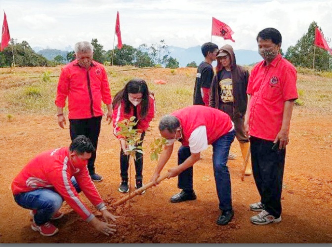 Anggota DPR RI Dampingi Kalatikku di Pongtorra