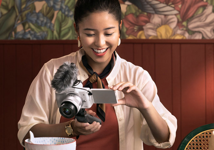 Canon Hadirkan Kamera Mirrorless Praktis