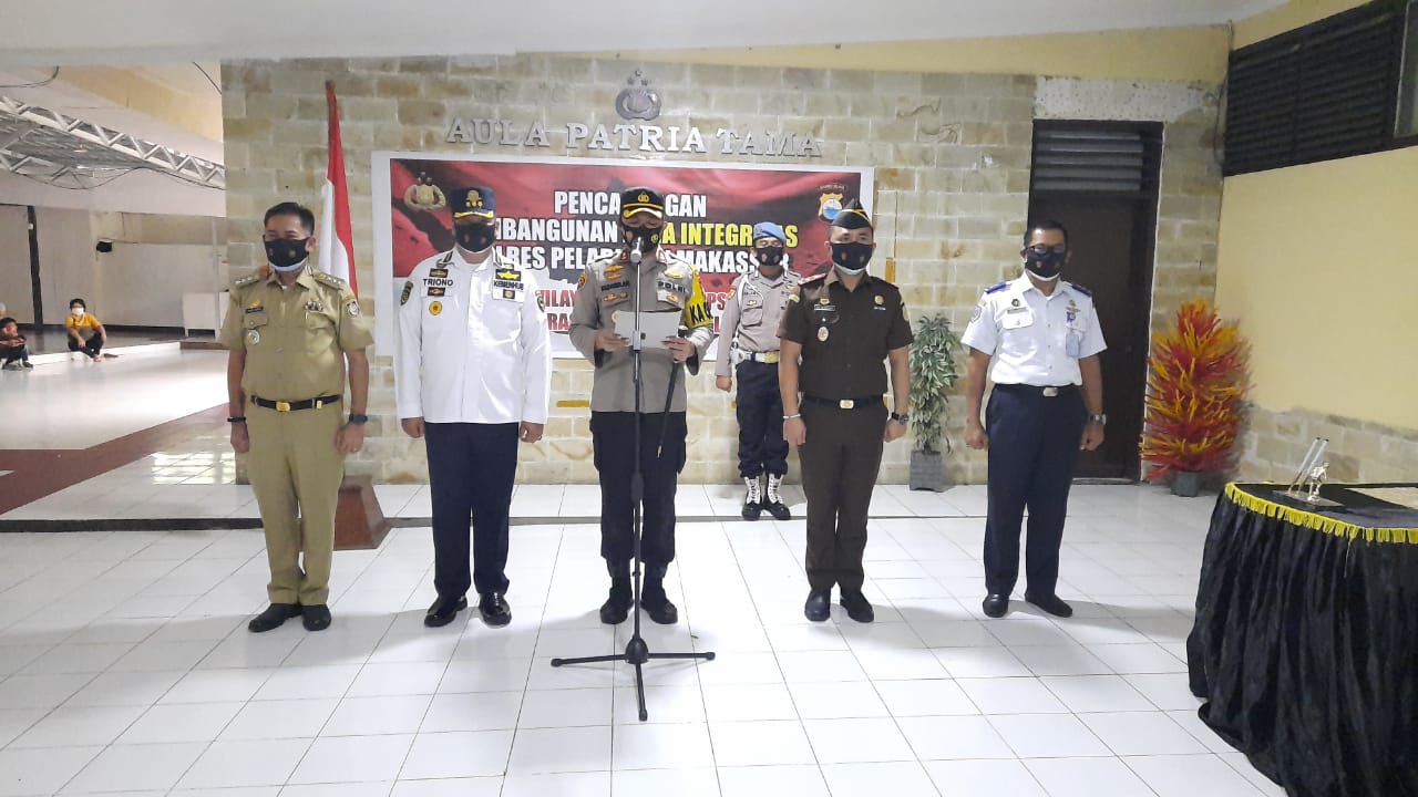 Menuju WBK, Kapolres AKBP Kadarislam dan Stakeholder Pelabuhan Makassar Teken  Pakta Zona Integritas
