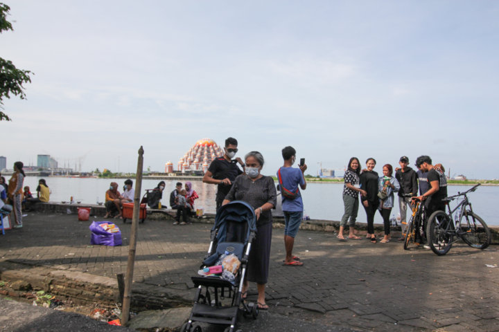 aktivitas di Anjungan Pantai Losari