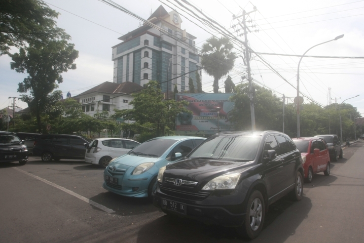 Dewan Tegur Usaha Gunakan Median Jalan
