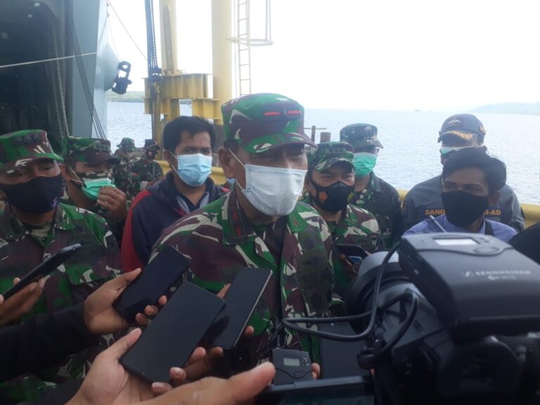 Jenderal Andika ke Mamuju Bawa 16 Truk Sembako