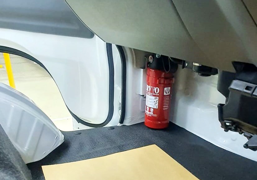 Mobil Suzuki Kini Dilengkapi APAR