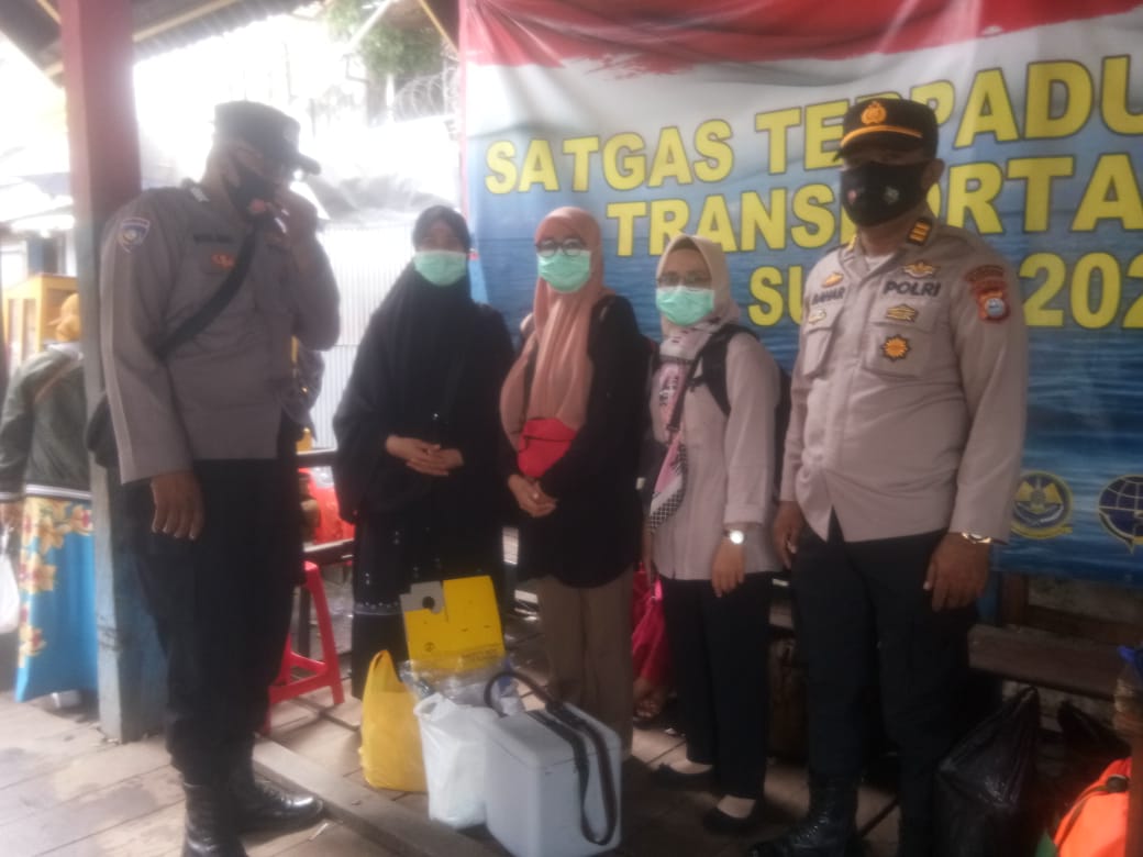 Polres Pelabuhan Kawal Vaksin Menuju Pulau Kodingareng