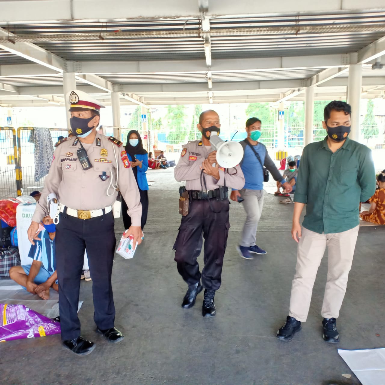 Polres Pelabuhan Makassar ajak patuhi penerapan Protokol Kesehatan di Terminal Penumpang Kapal