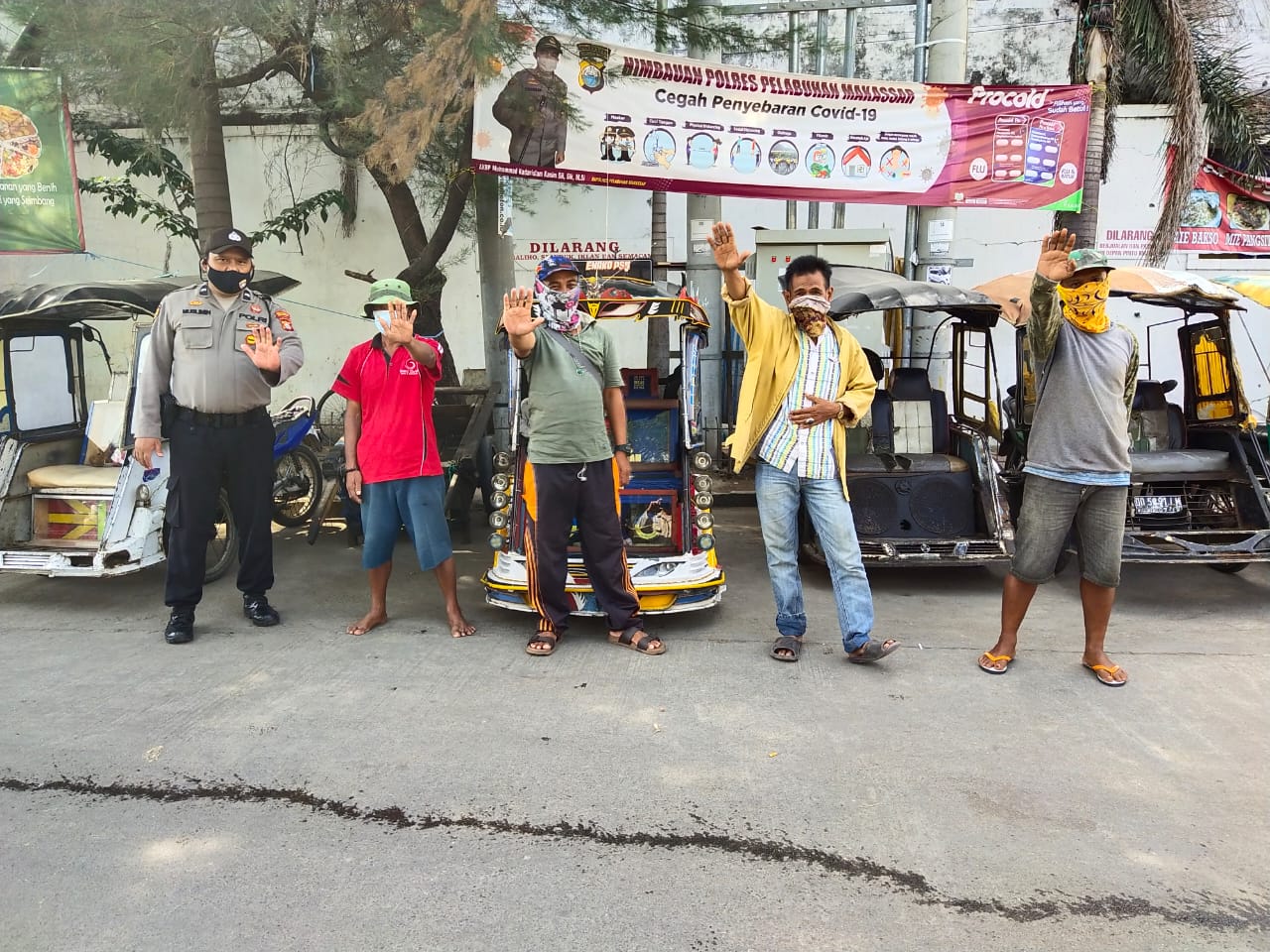 Sosialisasi Saber Pungli dan Ingatkan Prokes, Satbinmas Polres Pelabuhan Makassar Gencarkan Sambang