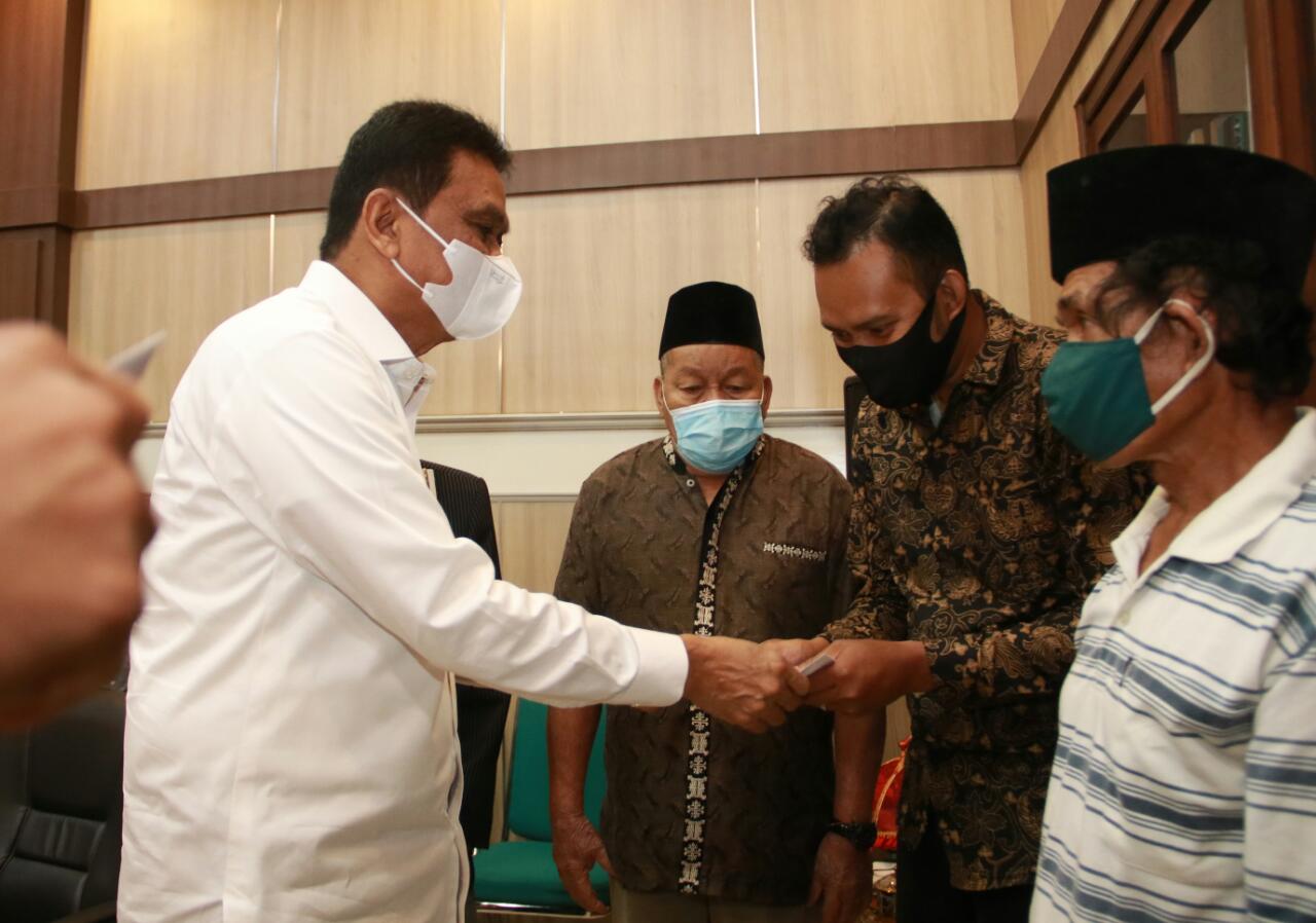 Suardi Berbagi Kepada Korban Bencana