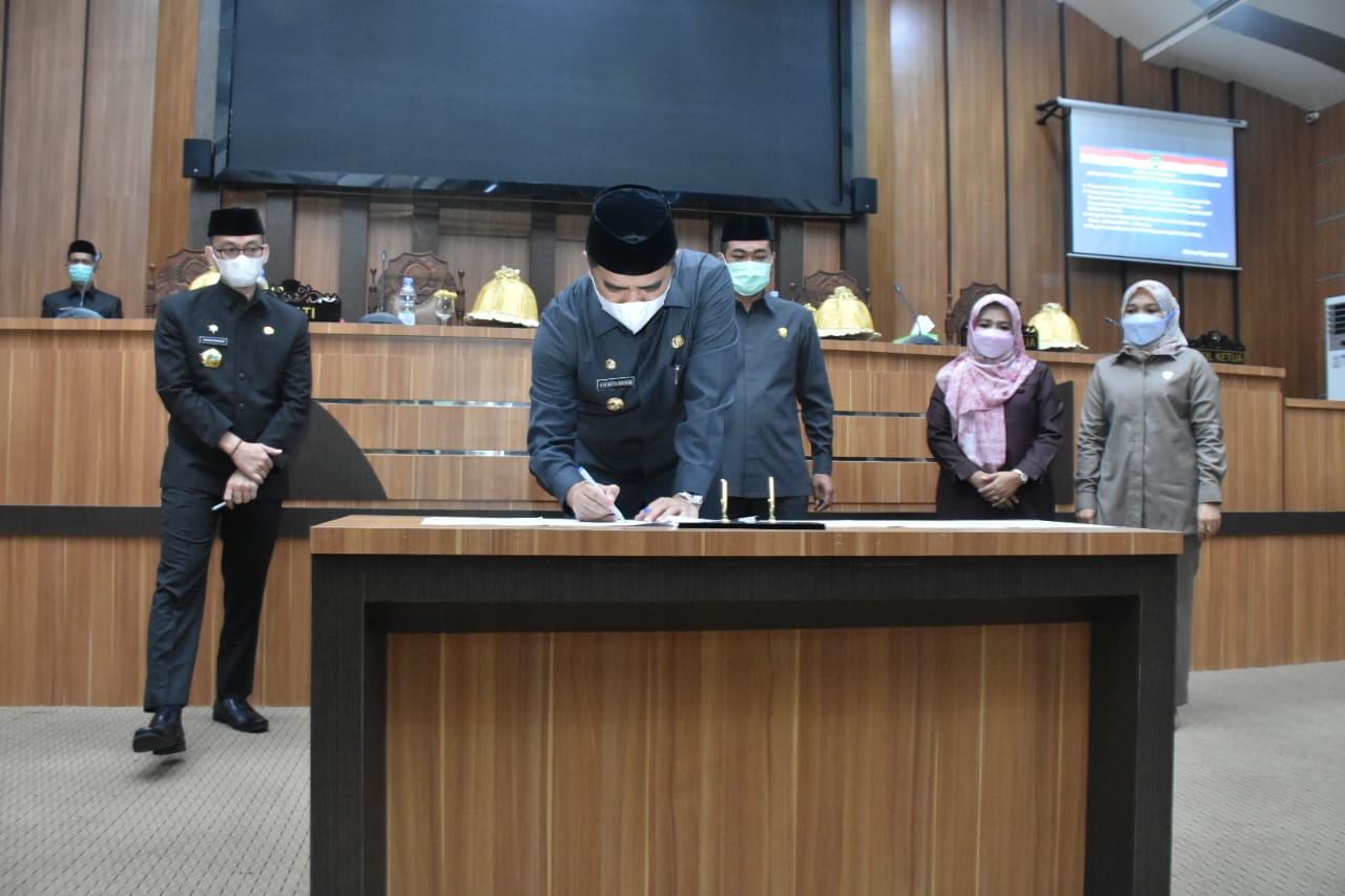 Dewan Berhentikan Hatta Rahman sebagai Bupati