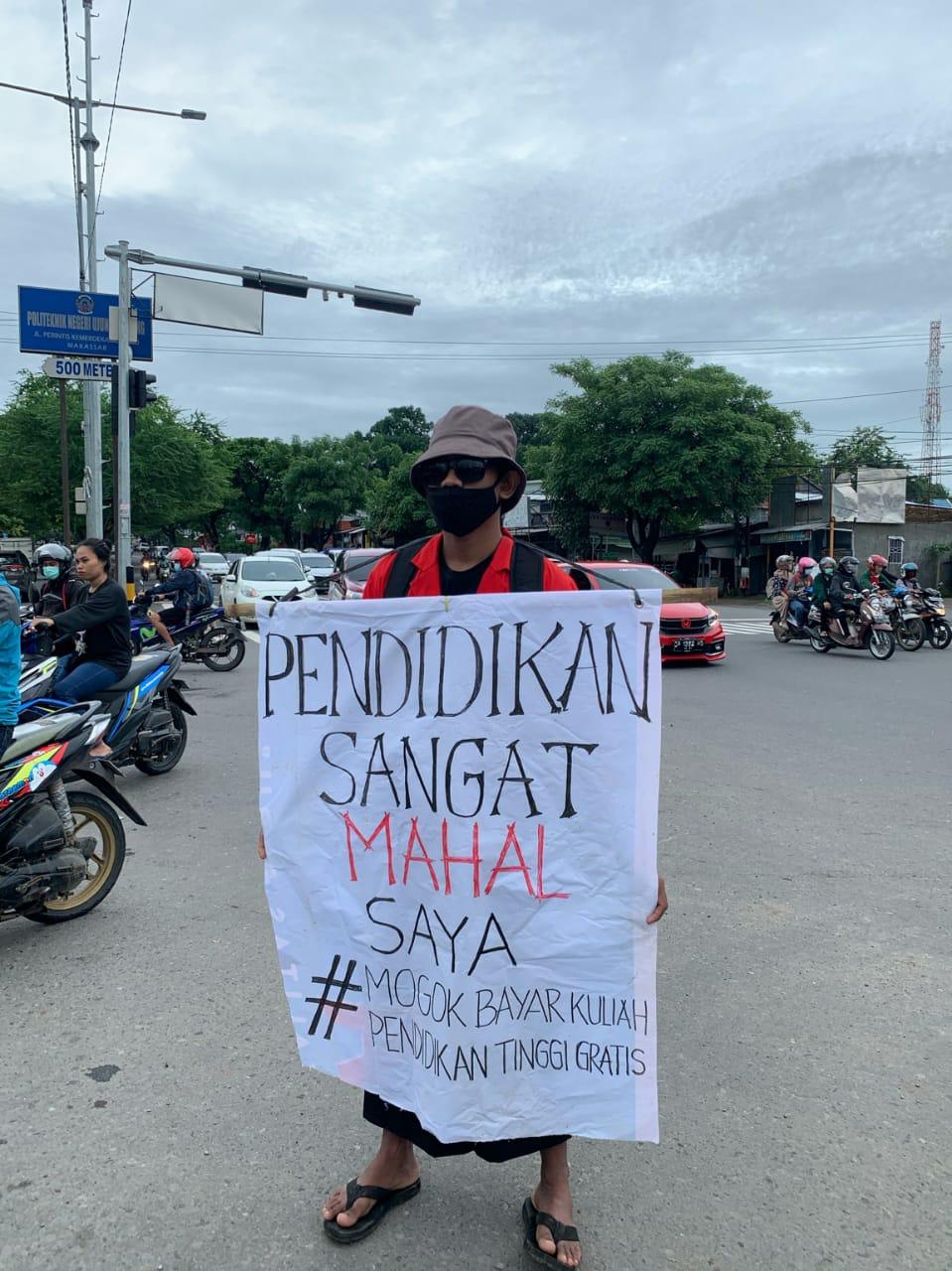 Biaya Pendidikan Mahal, Mahasiswa Aksi Tunggal