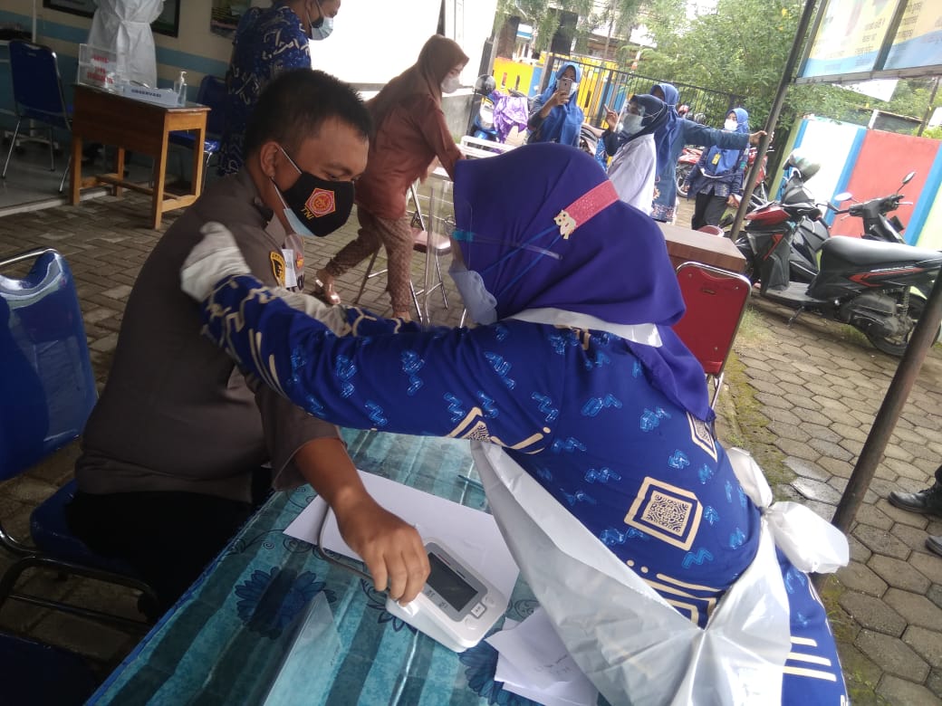 Vaksinator dari 26 Puskesmas Dibekali Cara Penyuntikan yang Aman