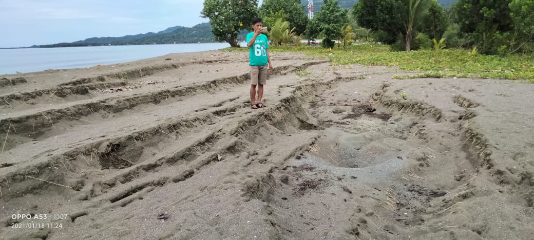 Tanah Turun Dipicu Gempa Susulan