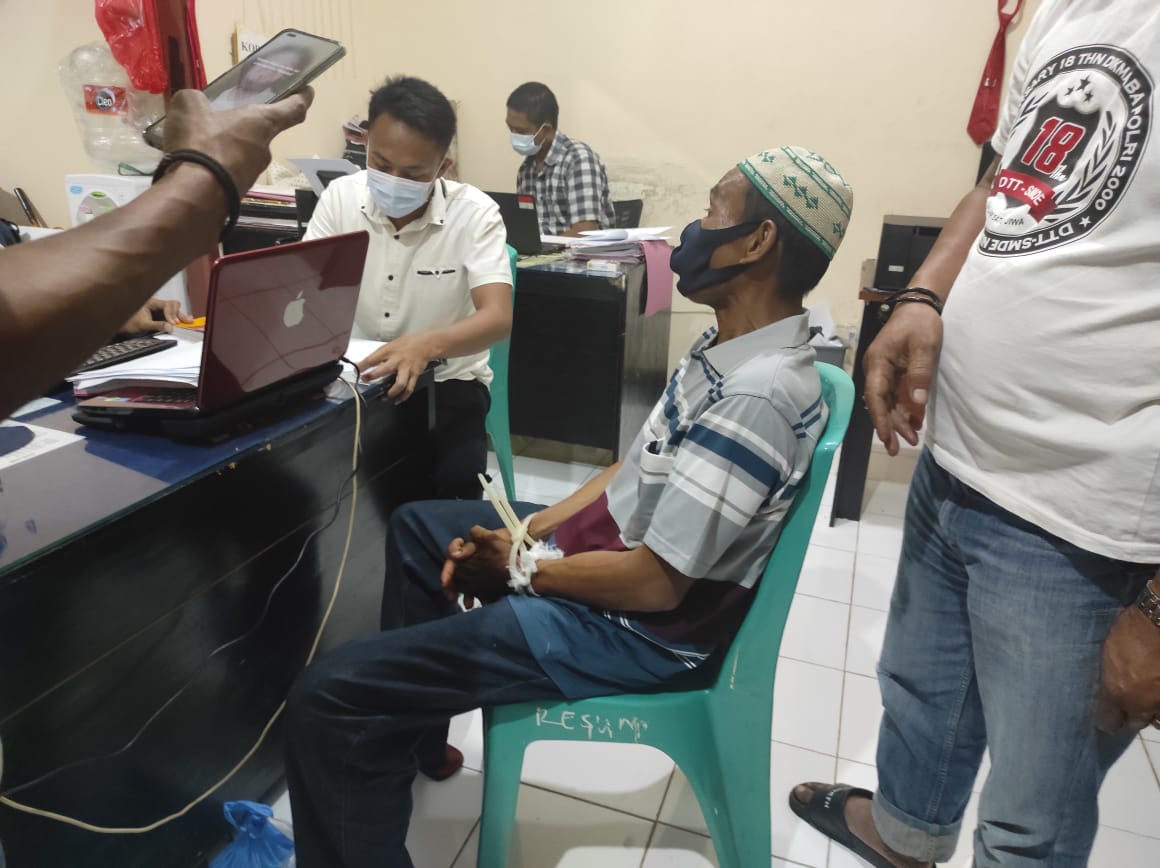 Duel Berdarah  Tetangga di Pasar,  Satu Tewas Ditikam