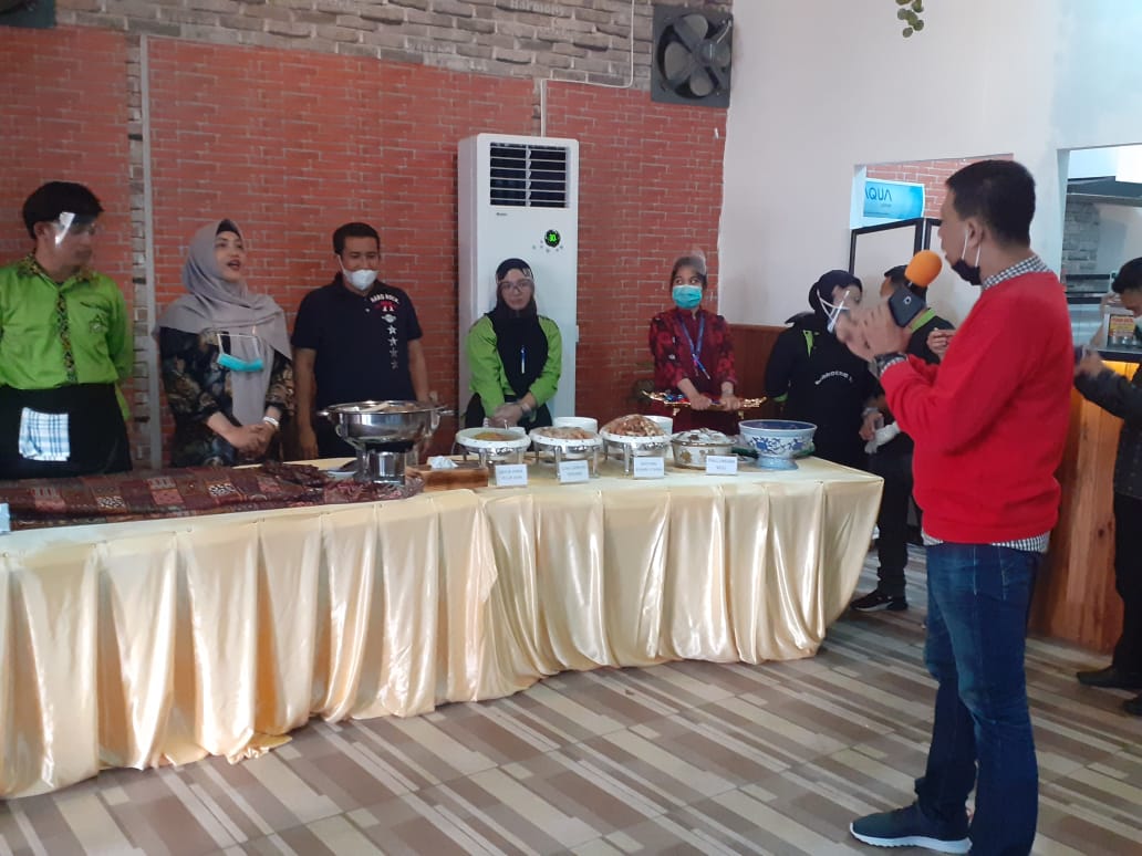 Warung 16 Tawarkan Menu  Sup Kaki Sapi Bumbu Khas