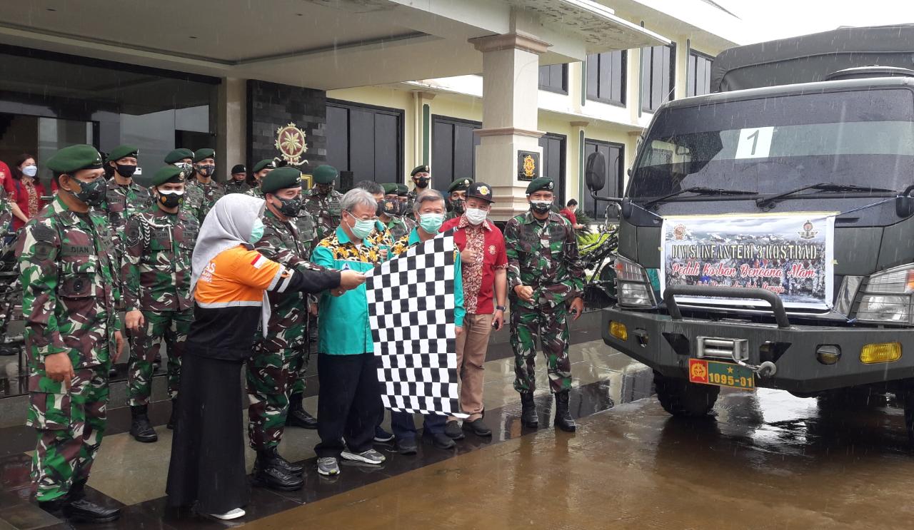 Pangdivif 3 Kostrad Pakkatto Lepas Delapan Truk Bantuan Logistik