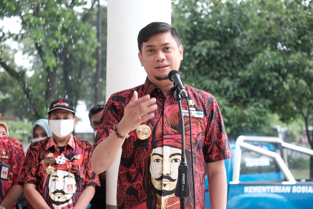 Adnan Lepas Bantuan Logistik untuk Sulbar