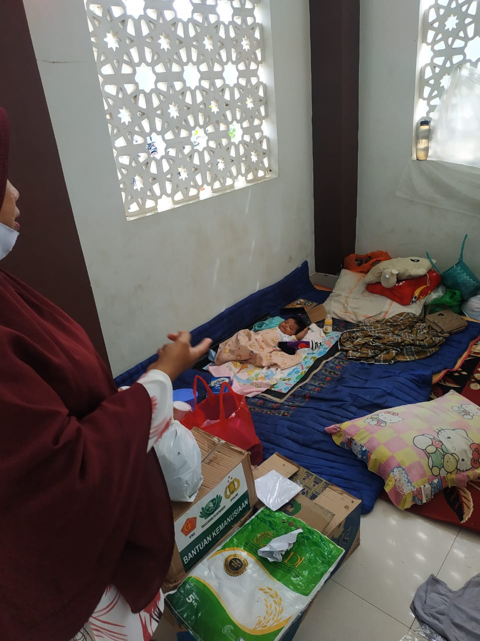 Tujuh Pengungsi  Positif Covid, Satu Bayi