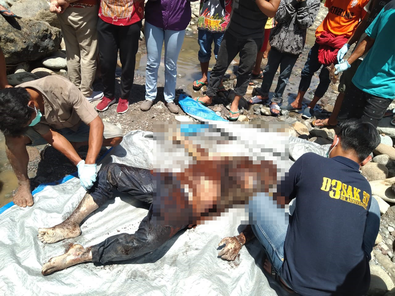 Mayat Membusuk Ditemukan di Sungai