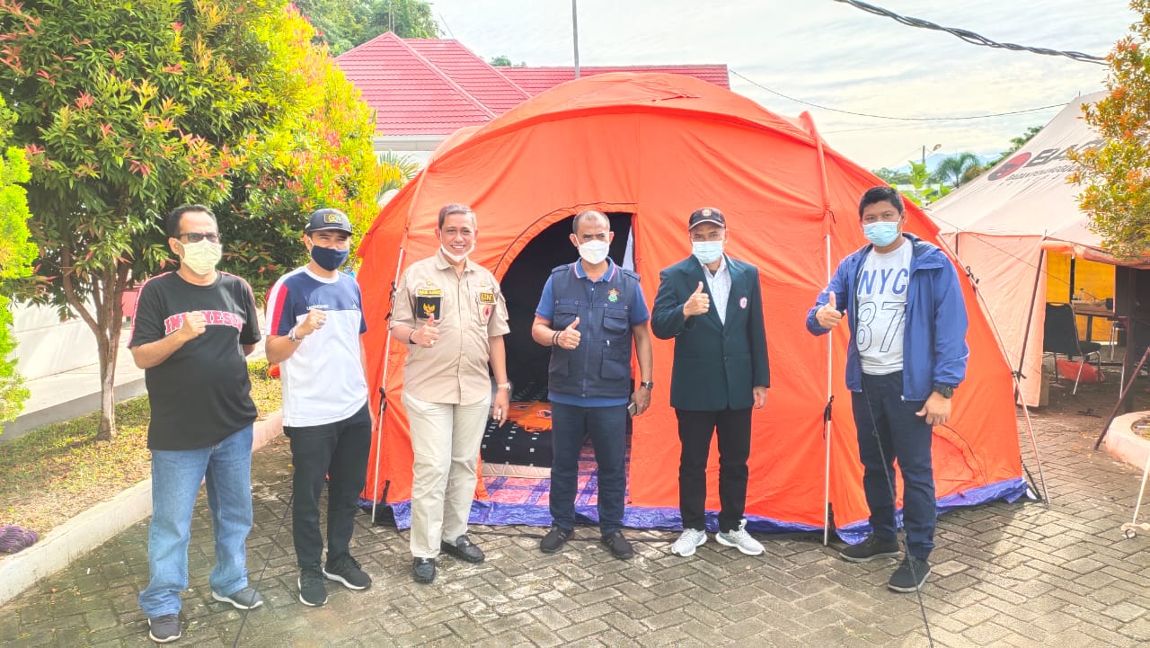 Bupati Amran tidur Bareng Pengungsi