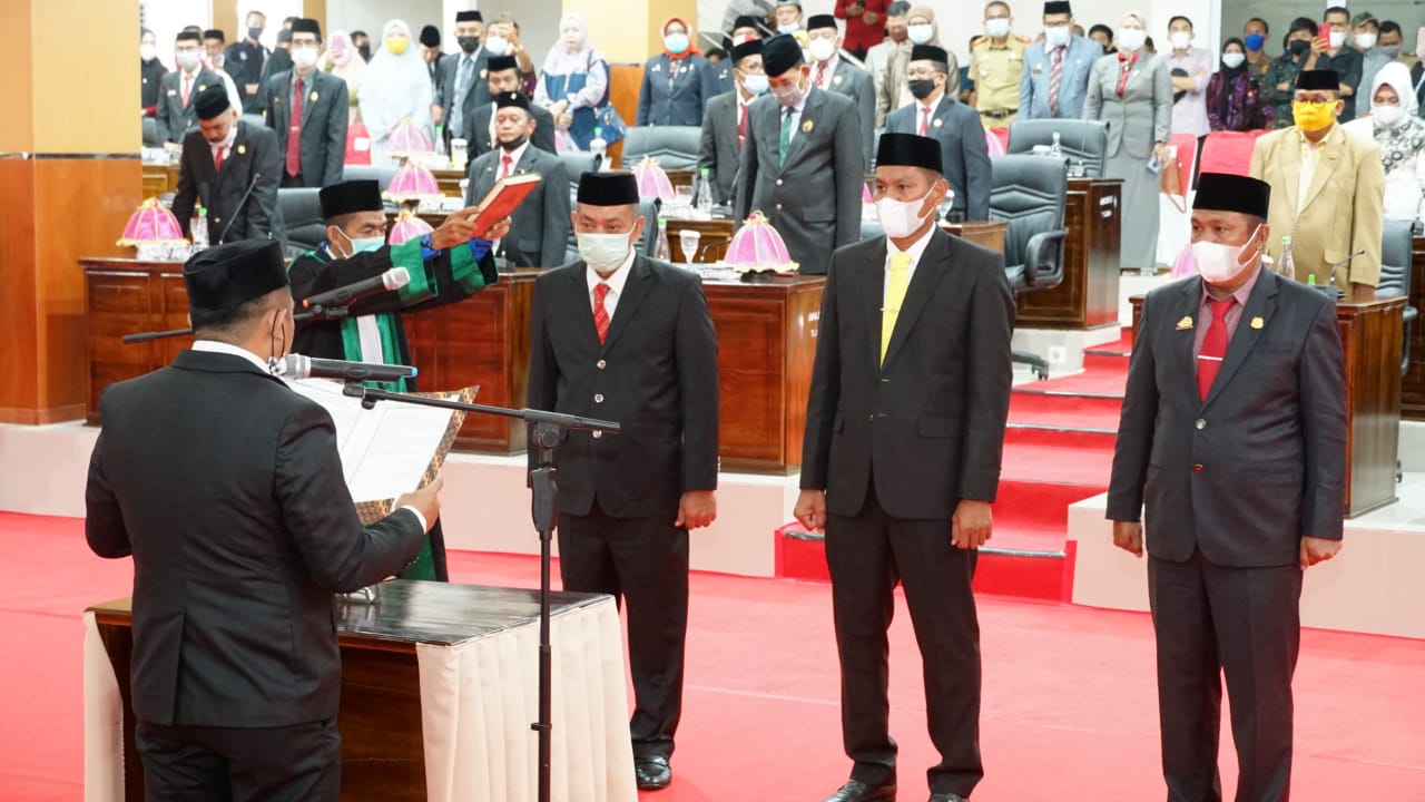 Pengganti Hamzah Pangki dan Murniaty Makking Dilantik