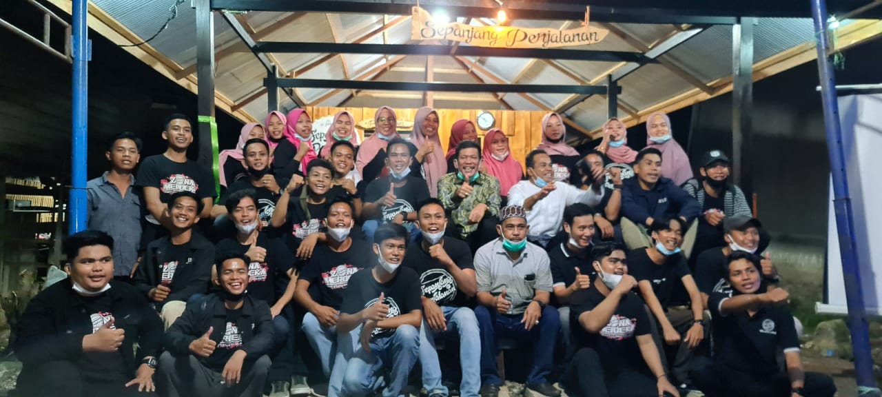 Azhar Resmikan Taman Baca di Pinrang