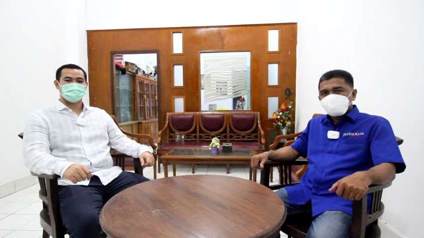 Gratiskan Seragam Sekolah  dan Bangun Gedung Kesenian