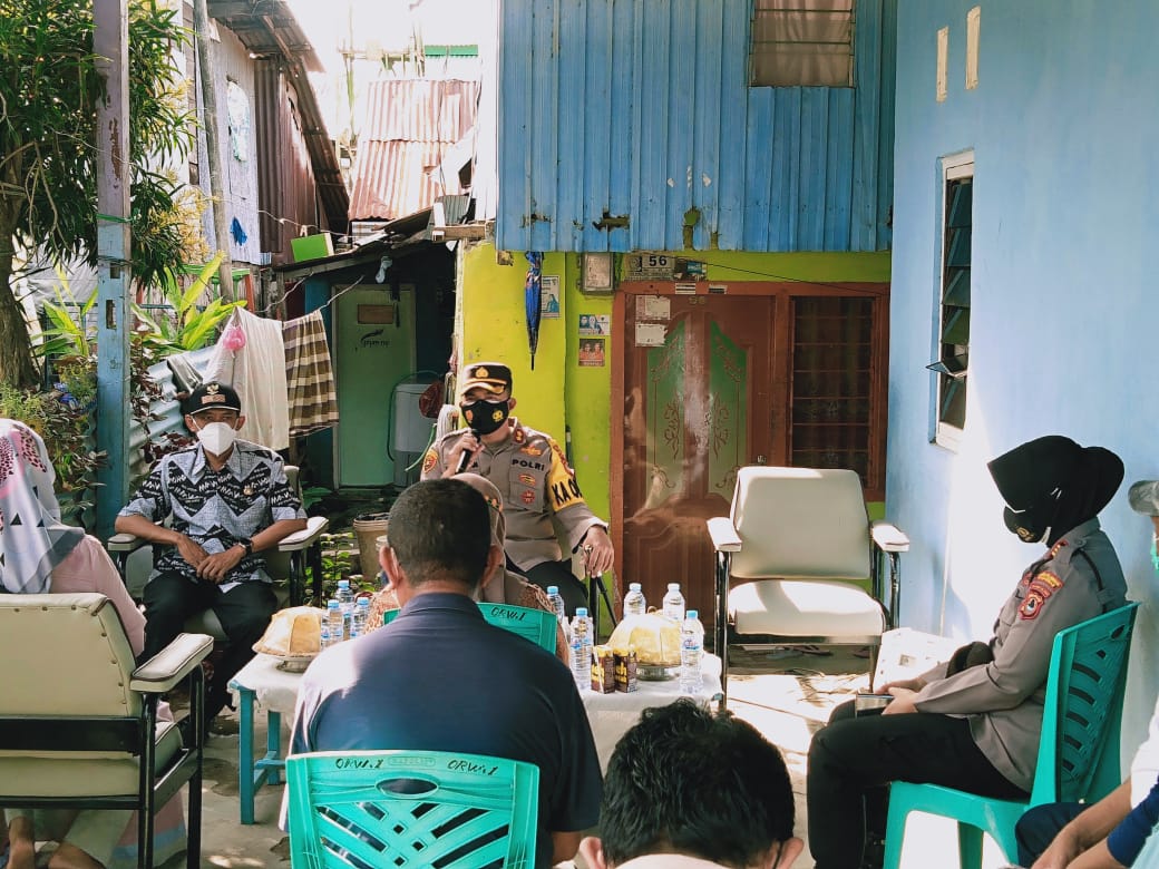 Kapolres AKBP Kadarislam Sambangi Warga Tamalabba terkait Prokes
