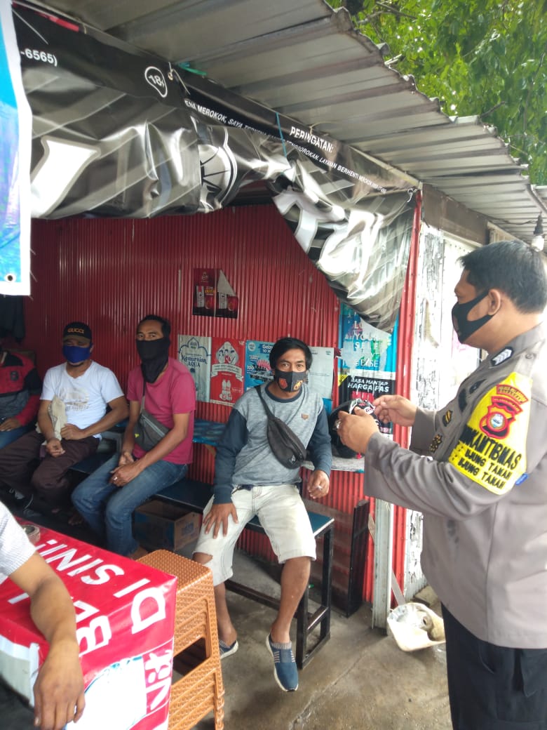 Bhabinkamtibmas Ujung Tanah Patroli Sambang Ingatkan Prokes