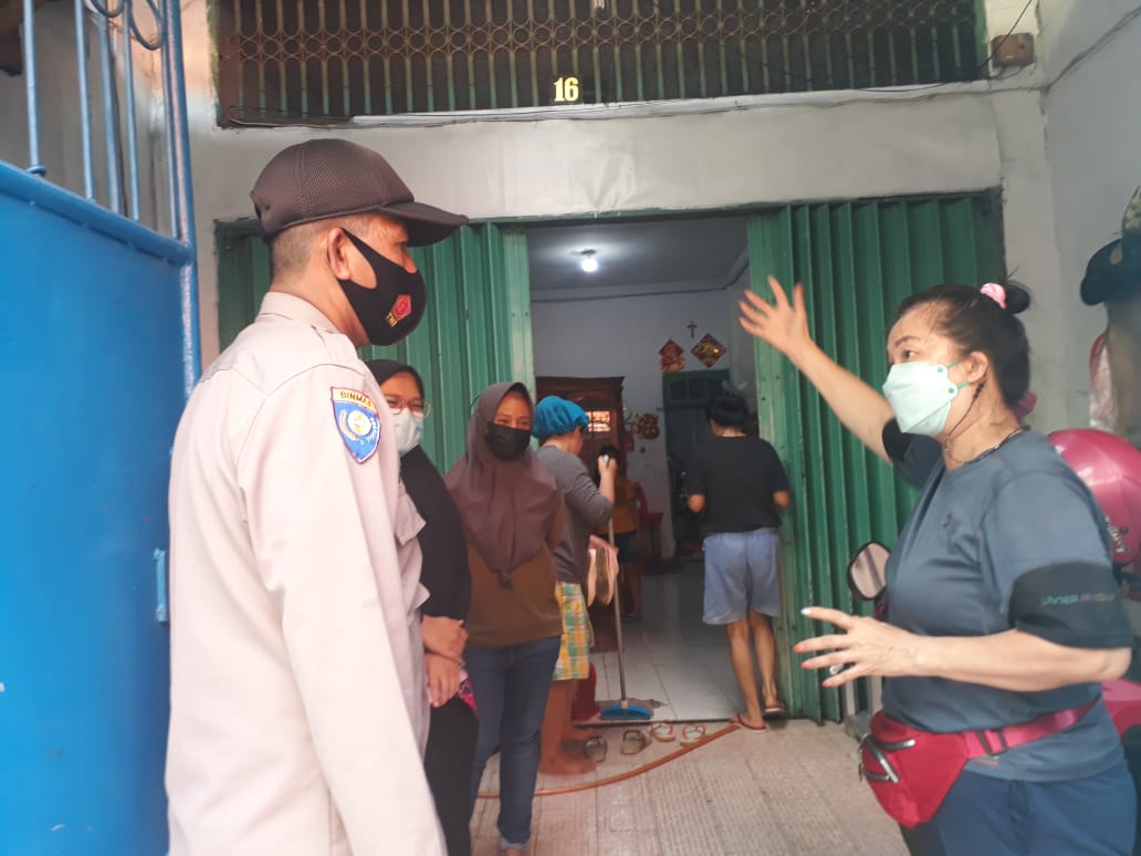 Bhabinkamtibmas Pattunuang Imbau Prokes di Warga Binaanya