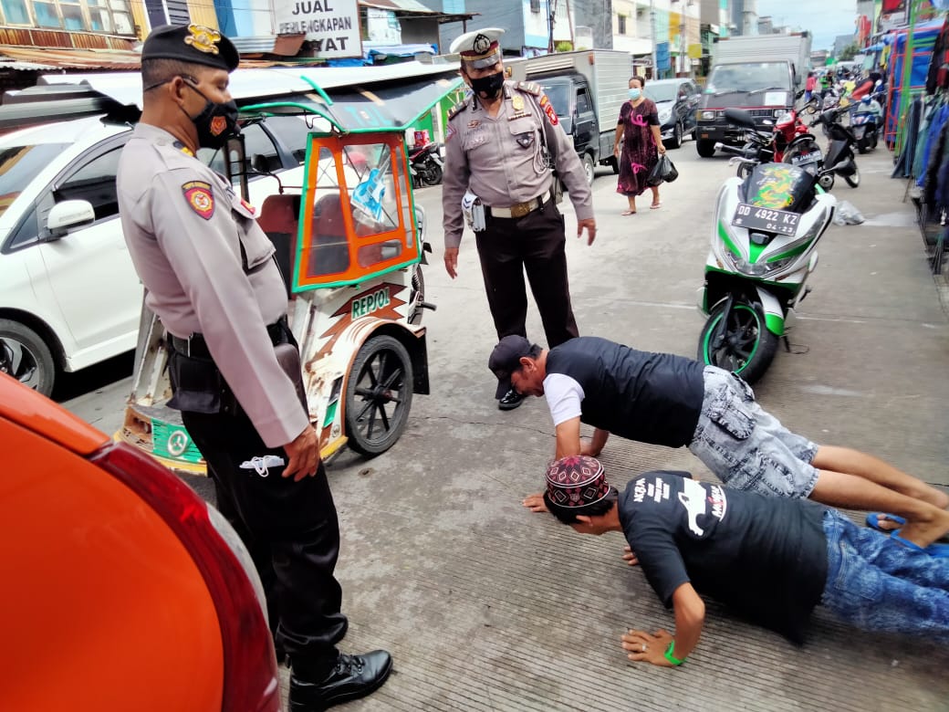 Polres Pelabuhan Makassar Ajak Warga bersatu lawan Covid- 19 dengan Prokes dan Vaksinasi
