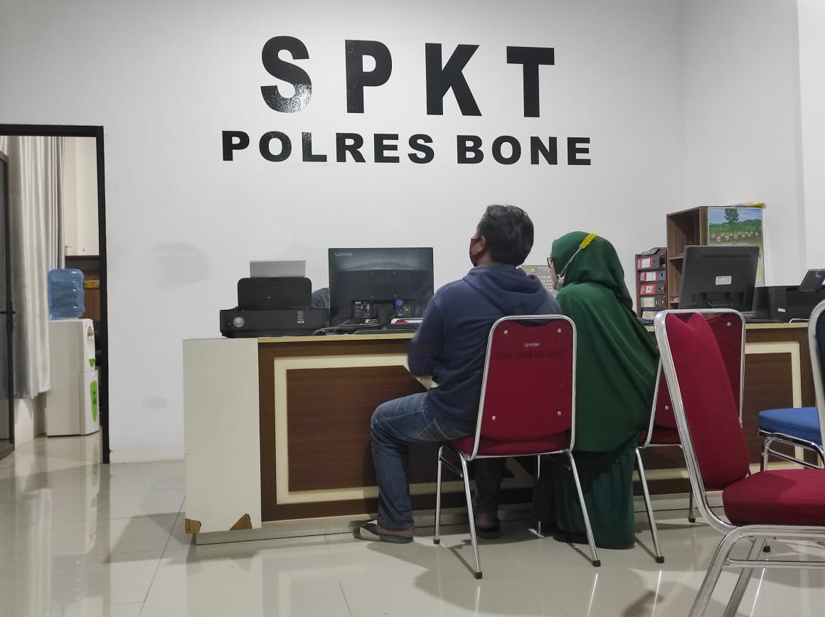 Dipicu Cemburu, Oknum Polda  Ancam Pistol Ibu-ibu di Bone