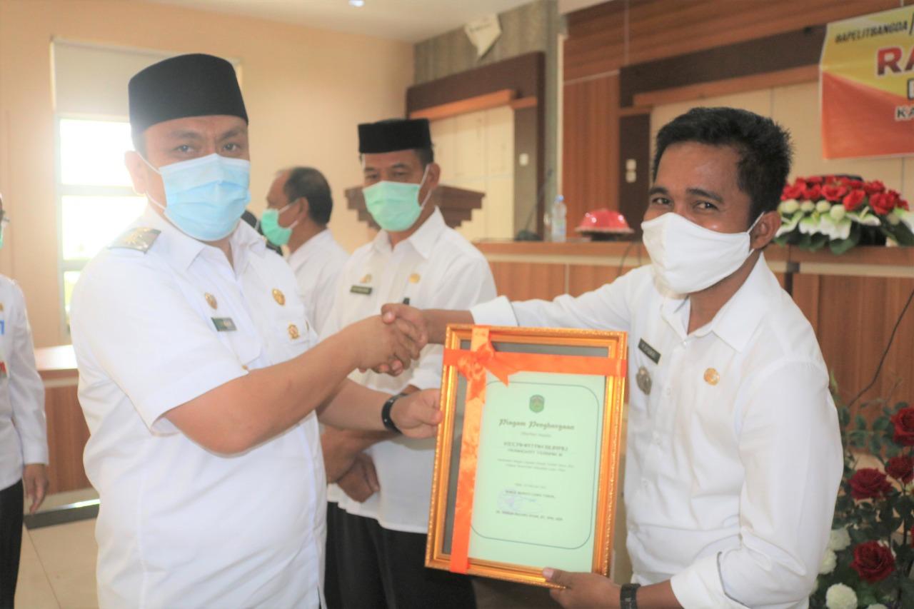 Wabup Beri Penghargaan  Capaian Kinerja OPD Terbaik