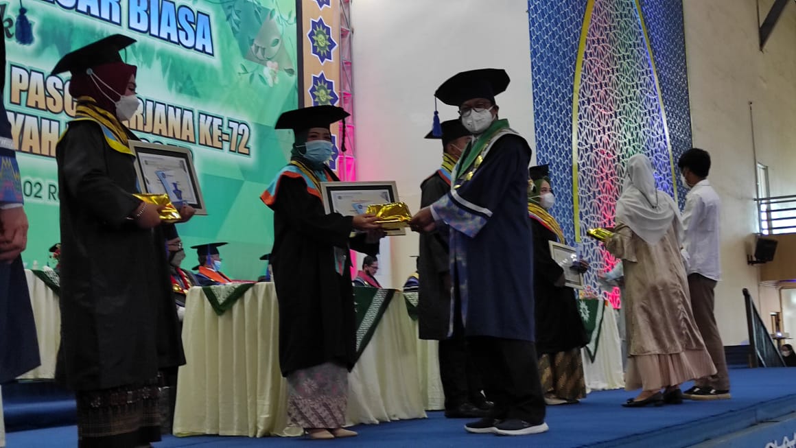 Di Acara Wisuda, Rektor Ungkap Penghargaan yang Diraih Unismuh dari LLDikti