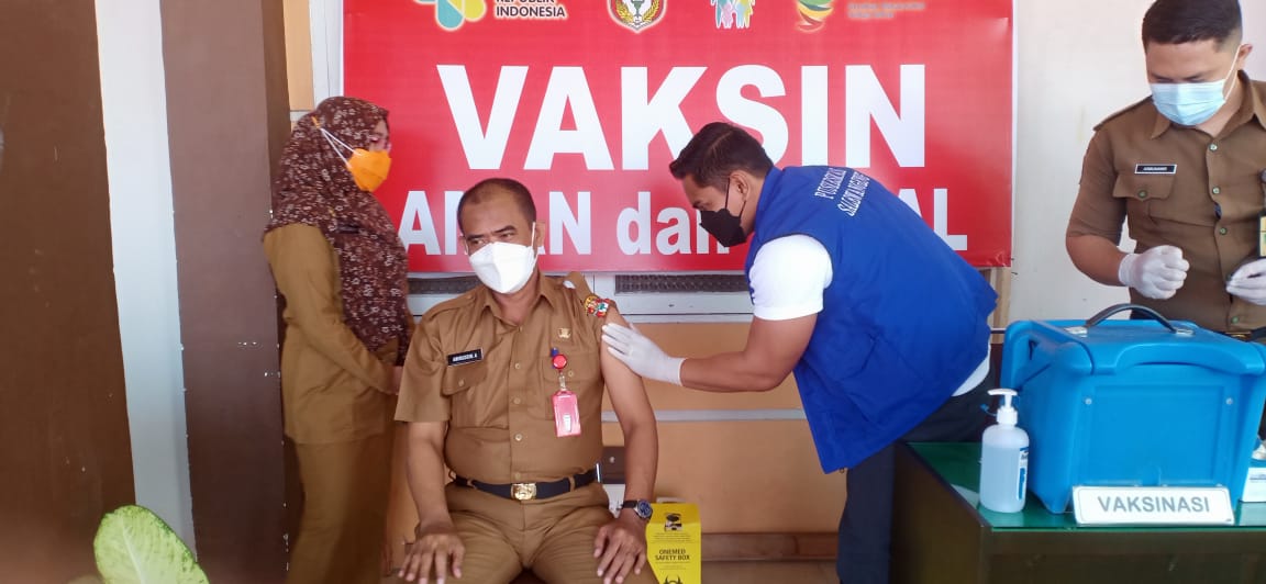 Sekkab Jalani Vaksinasi Tahap Dua