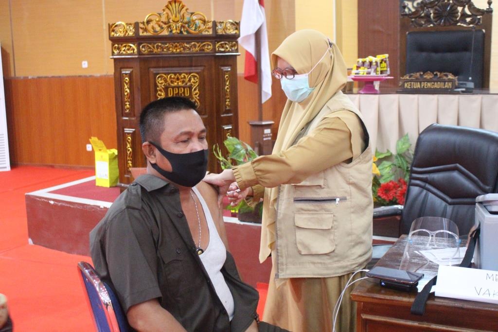 29 Anggota DPRD Bulukumba tak Hadiri Vaksinasi