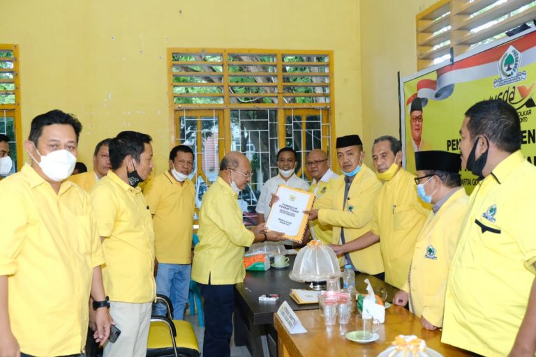 Bupati Iksan Iskandar Diprediksi Oppo di Golkar