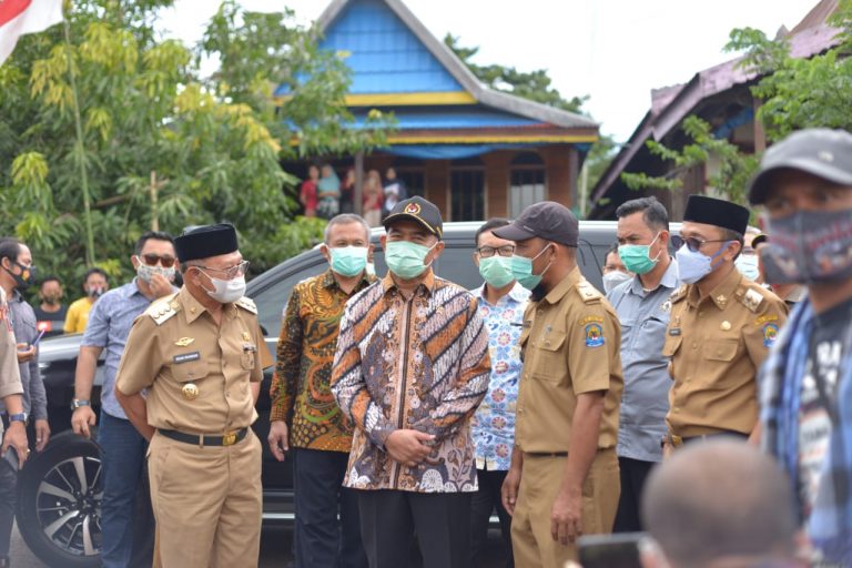 Kunjungi Jeneponto, Menko PMK Beri Bantuan Stunting dan TBC