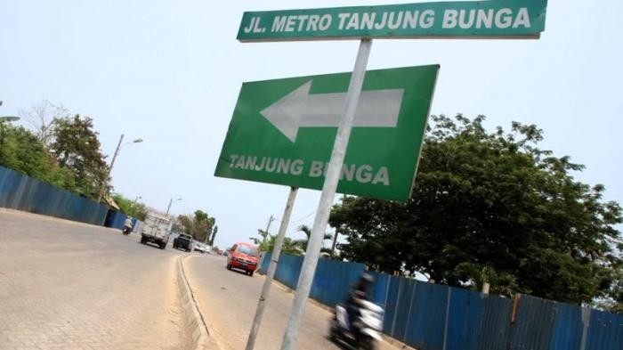 proyek pedesterian Jalan Metro Tanjung Bunga