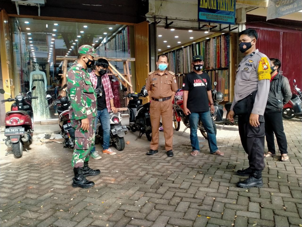 Pendisiplinan Protokol Kesehatan di wilayah Polres Pelabuhan Makassar, Tiga Pilar Ende Kompak Patroli