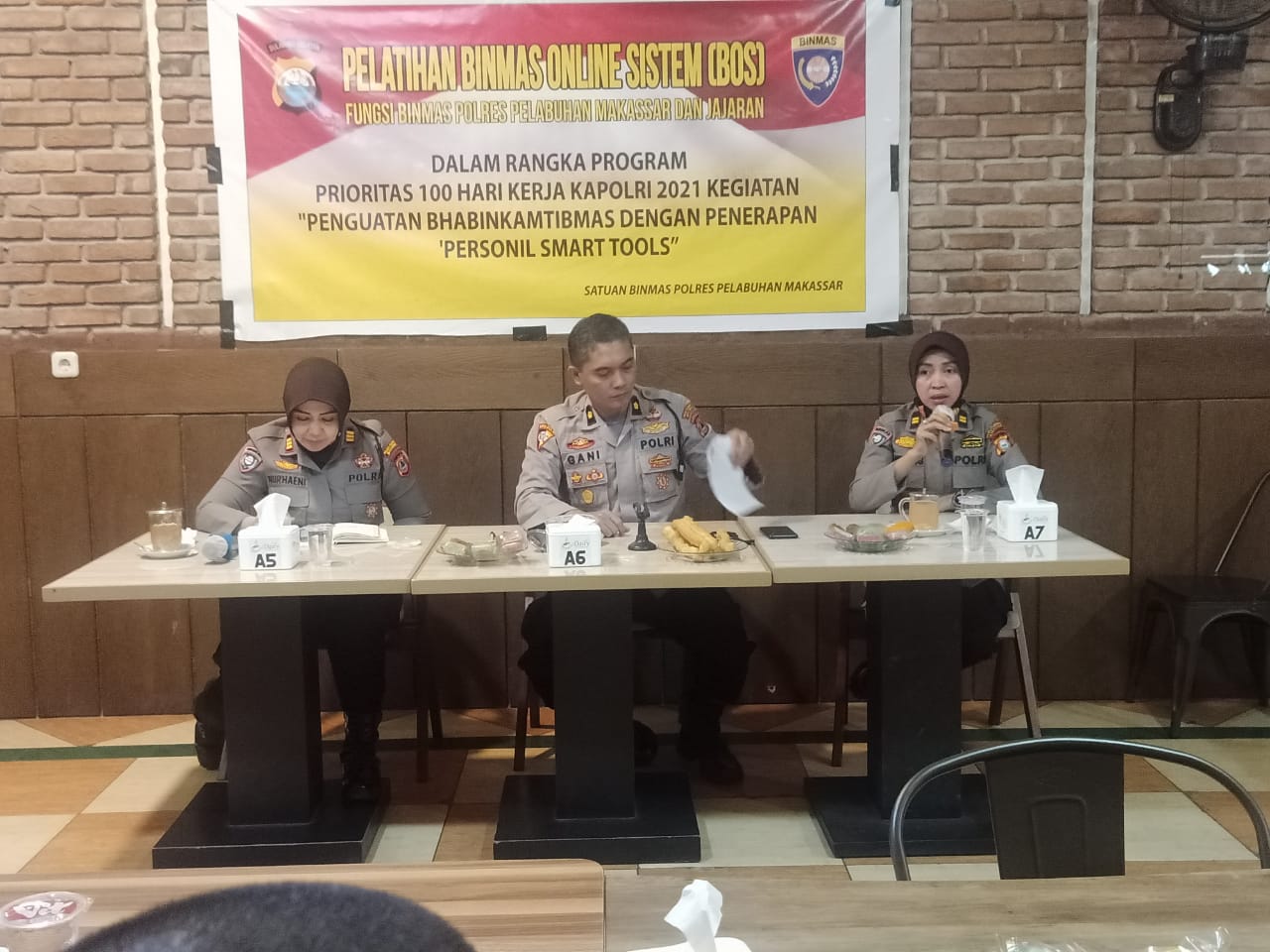 Tingkatkan Pelayanan, Satbinmas Polres Pelabuhan Makassar gelar Pelatihan BOS