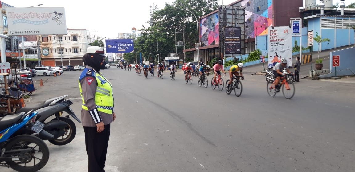 Pelayanan Prima, Satlantas Polres Pelabuhan Makassar Rutin Pengaturan Lalu Lintas