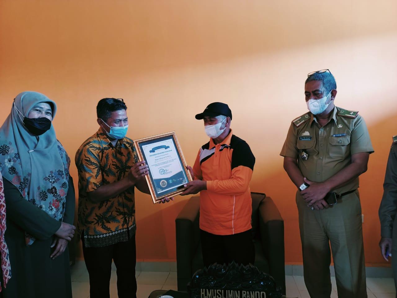 MB Raih Penghargaan Poltekes