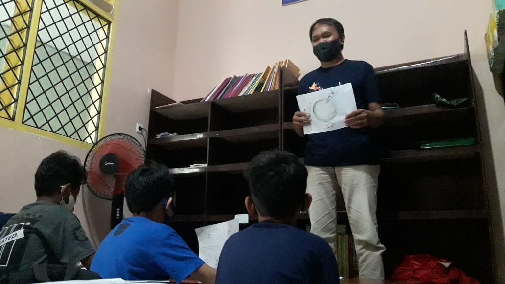 Murid SDN Borong Buat Gambar Bercerita di Hari Dongeng Sedunia