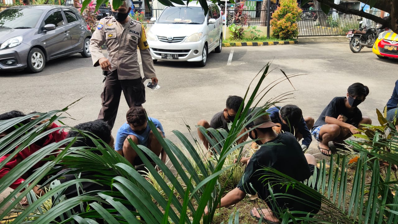 Para remaja ini diduga terlibat tawuran