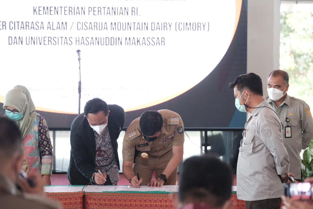 Mentan SYL: 17 Agustus Saya  Mau Minum Susu Produksi Pertama