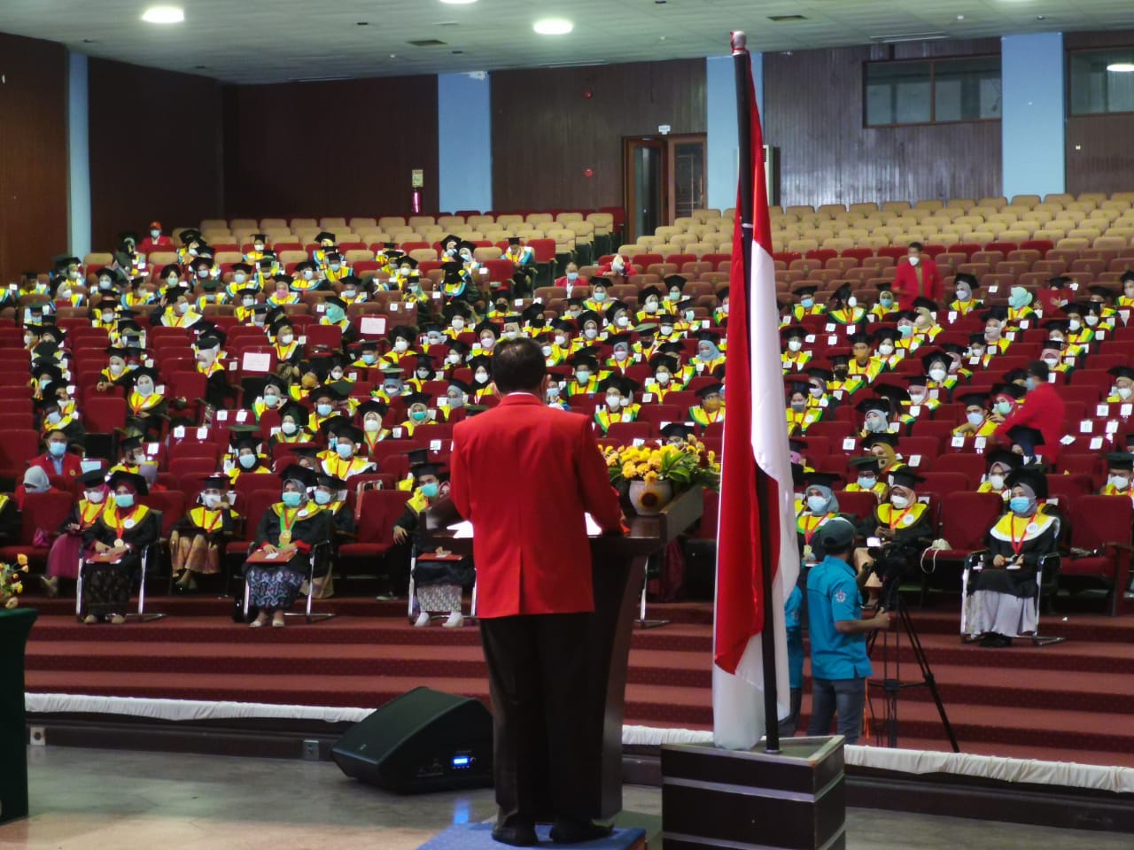 Unhas Wisuda  877 Sarjana Baru