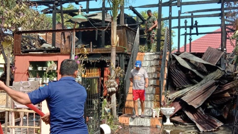 Rumah Pensiunan Polisi Ludes